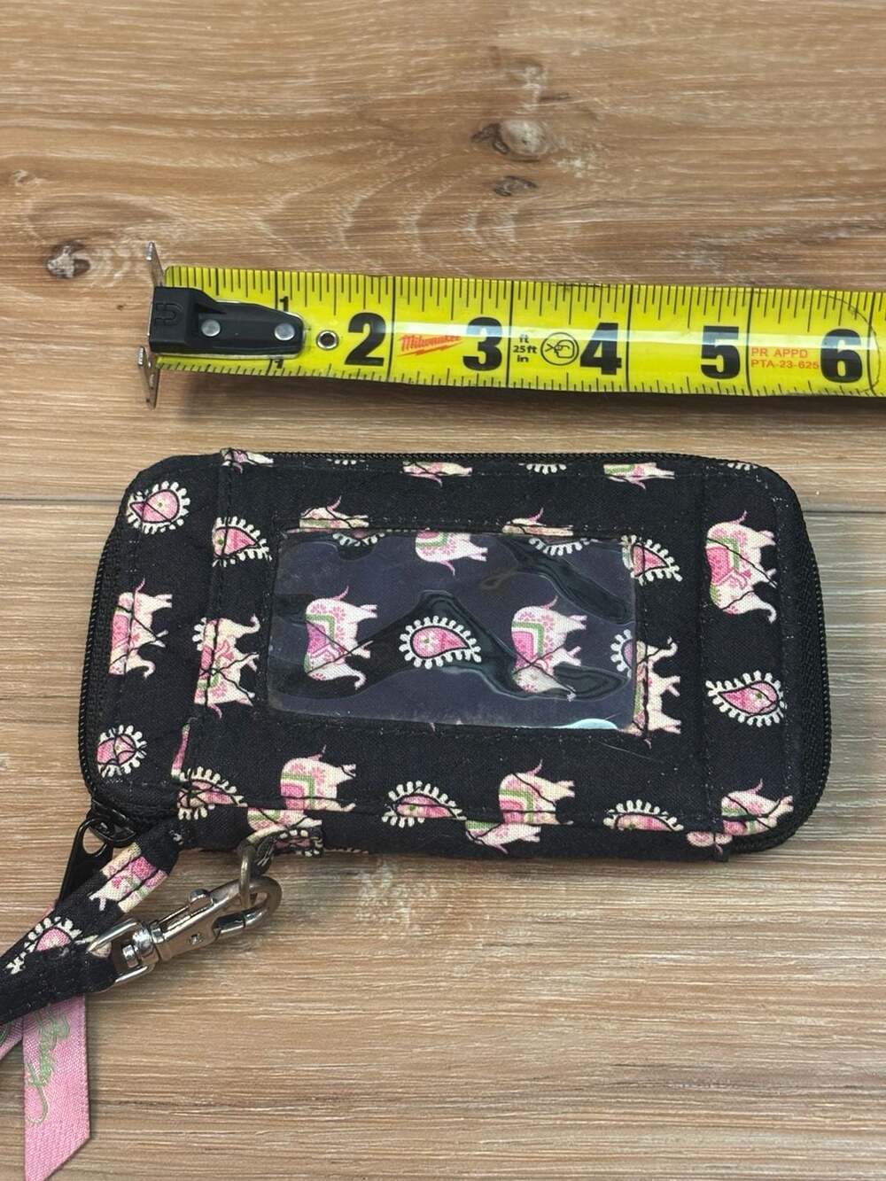 Discontinued Vera Bradley Pink Elephants Quilted Cotton Zip ID Case Wallet Wrist - Picture 6 of 6